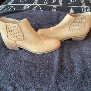 Buff ankle boots w/small stud detail - Size 9 1/2